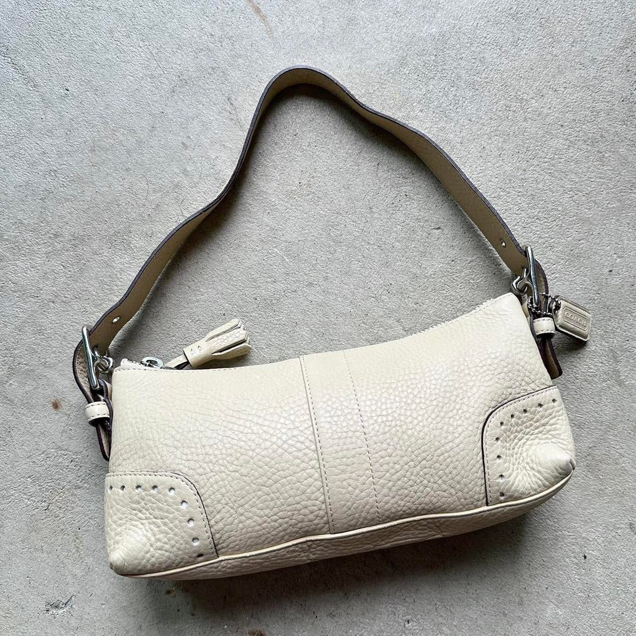 IMG-5024_4c3248a3-735c-4b81-a8fe-e18d04e4ba81 Vintage Y2K Coach Tan Leather Baguette Shoulder
Bag - Image 1