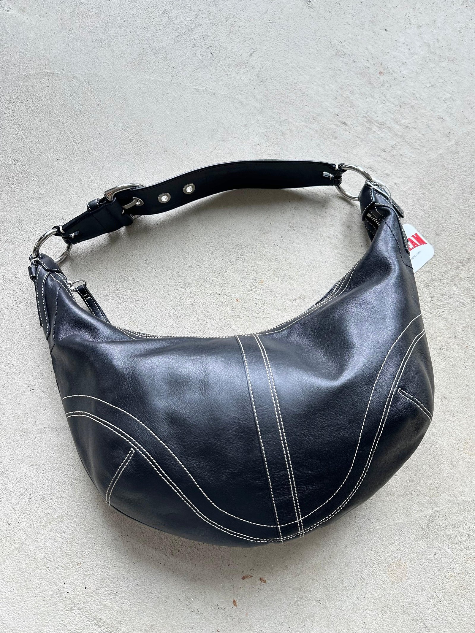 ef0d9c4d-f1f8-482c-97f5-368bebb4c6bd_backup Vintage Y2K Coach Black Leather Croissant Shoulder Bag - Image 1