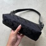 Vintage Y2K Coach Black Baguette Shoulder Bag - Image 4
