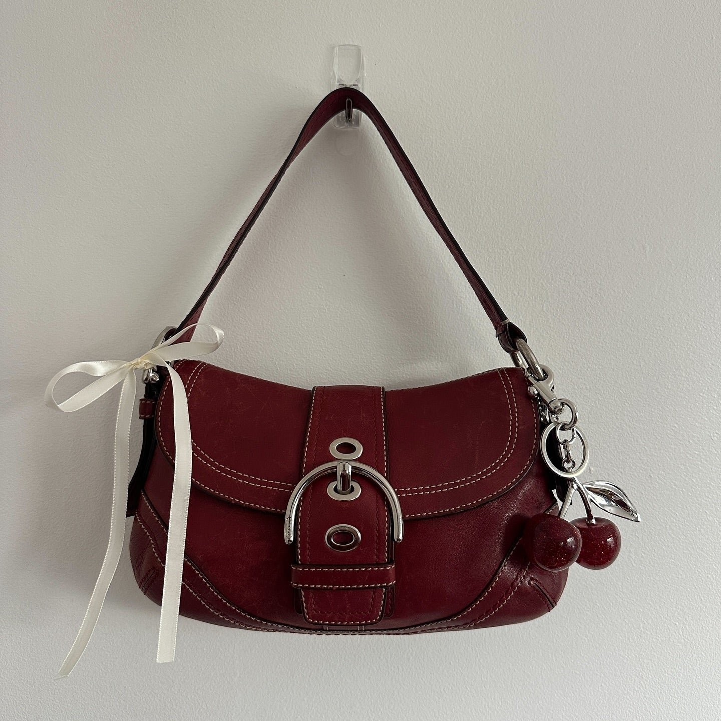 pic_0b7af4fb-1da4-4c34-9ae9-2c1b89b1b596 Y2K Coach red leather mini Soho bag - Image 1