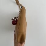 Y2K Coach tan Hamptons clip bag - Image 3