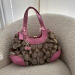 Y2K Coach brown monogram Soho bag in like new condition - Image 2