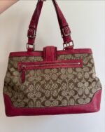 vintage authentic coach tan signature shoulder bag with pink leather and magnetic closure 🩷 - Image 2