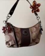 vintage authentic coach tan signature shoulder bag with brown stripe 🤎