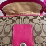 Y2K hot pink mini Demi coach shoulder bag from 2003 💞 - Image 8