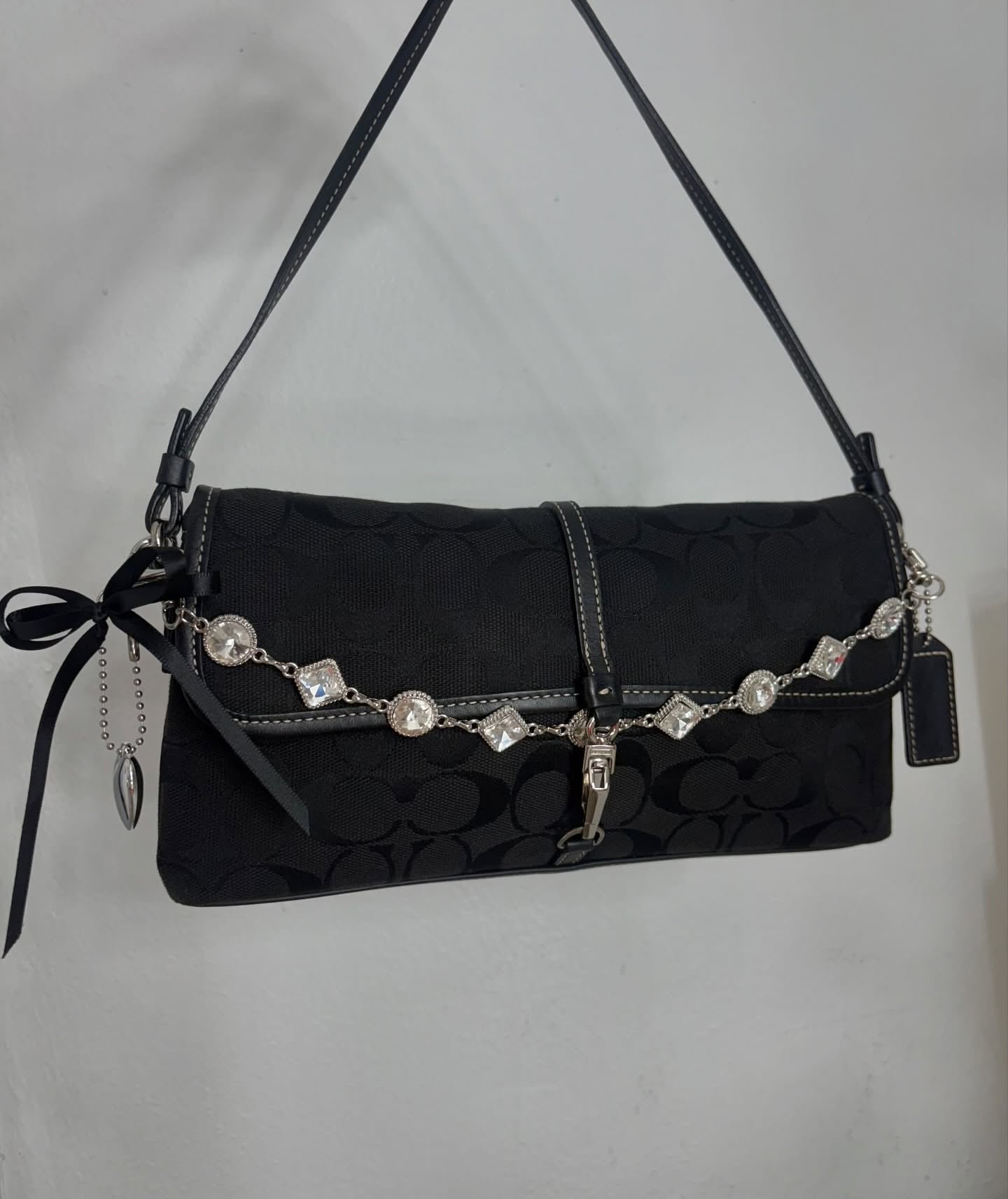 y2kxxoxo_1737241206_3548558894793726899_50128167000 Y2K vintage black coach Hampton shoulder bag from 2002 π€ - Image 1